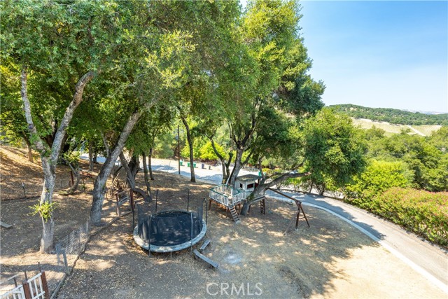 9555 Santa Cruz Road, Atascadero CA: https://media.crmls.org/medias/ff4aa73f-6d87-47a7-89df-e167bef71871.jpg