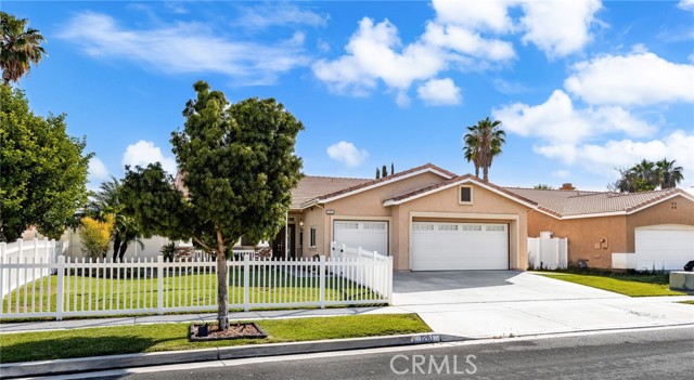Detail Gallery Image 4 of 47 For 1261 Florence St, Corona,  CA 92882 - 4 Beds | 2 Baths
