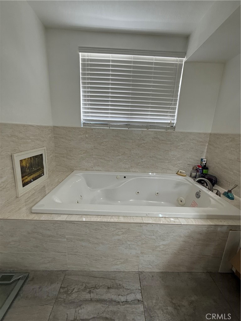 MLS #OC25221738 image #13