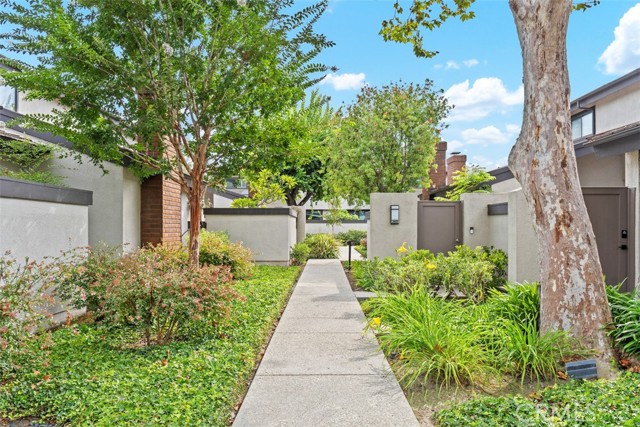 270 Old Ranch Road, Seal Beach CA: https://media.crmls.org/medias/ff4bcf7f-0596-4c0b-ad97-b68a71fb6366.jpg