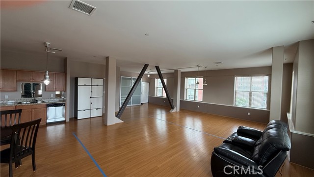 Detail Gallery Image 3 of 15 For 255 W 7th St #15,  San Pedro,  CA 90731 - 0 Beds | 1 Baths