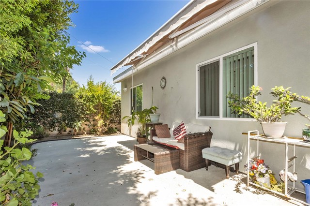 6015 Laurelgrove Avenue, North Hollywood CA: https://media.crmls.org/medias/ff4d57c3-2caa-4be0-ad25-df57e0a602a3.jpg