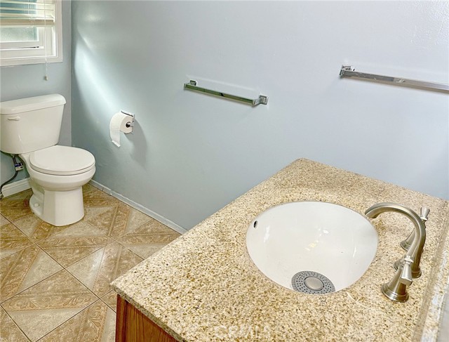 Detail Gallery Image 12 of 27 For 12040 Stagg St, North Hollywood,  CA 91605 - 4 Beds | 2/1 Baths