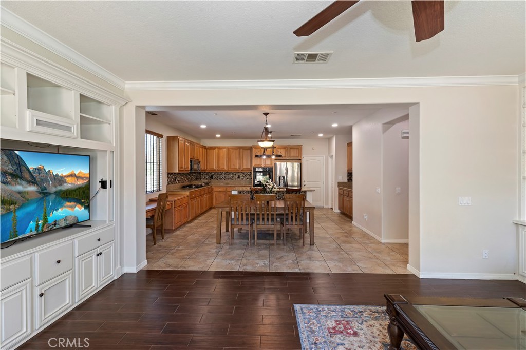 MLS #OC25133999 img 14