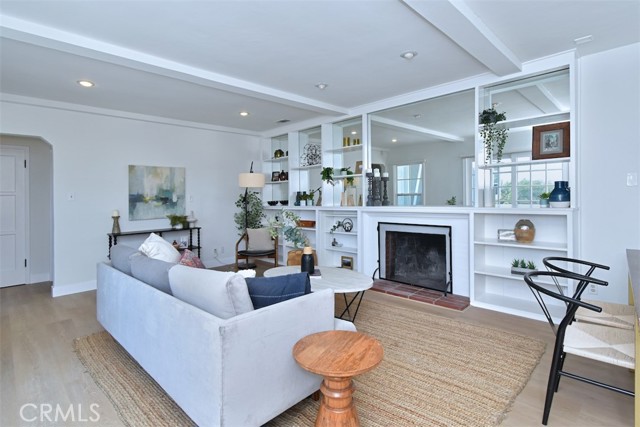 3753 Berry Drive, Studio City CA: https://media.crmls.org/medias/ff4ece80-1188-49b3-a597-96ee90708e75.jpg