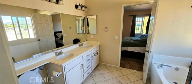 1650 Ravenswood Road, Beaumont CA: https://media.crmls.org/medias/ff4fabd4-d98f-461e-a8d2-16046566f9a6.jpg