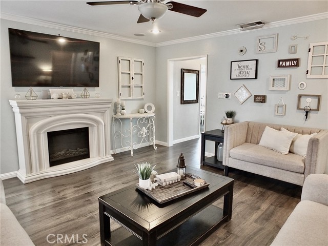 4513 N Paramount Boulevard, Lakewood CA: https://media.crmls.org/medias/ff504391-5cb7-4626-b67a-b292c6da1233.jpg