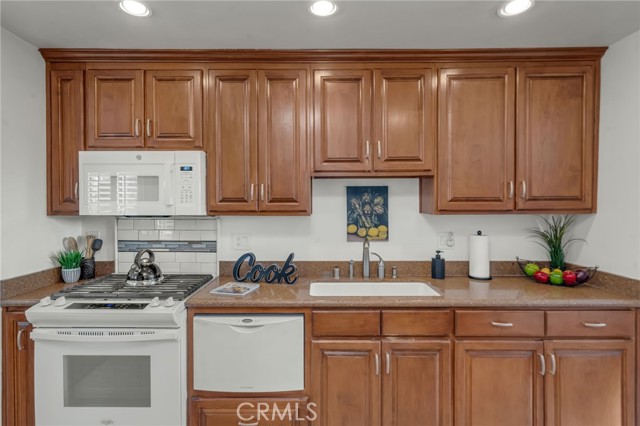 Detail Gallery Image 13 of 56 For 5142 W 142nd St, Hawthorne,  CA 90256 - 3 Beds | 2 Baths