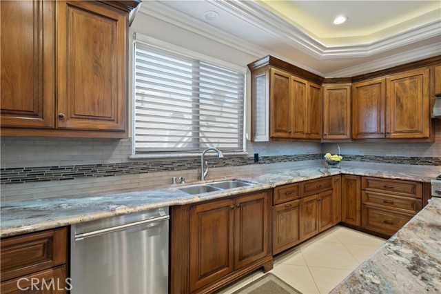 1407 S Catalina Avenue, Redondo Beach CA: https://media.crmls.org/medias/ff5056f3-9e3e-45a2-9bf5-e69964bea3c8.jpg