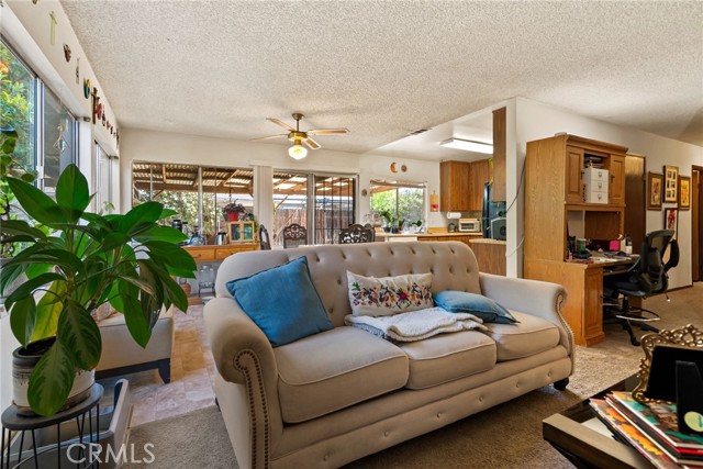 4271 Baggett Drive, Riverside CA: https://media.crmls.org/medias/ff5062e0-cc67-4f1b-a29f-6357a2a6d462.jpg