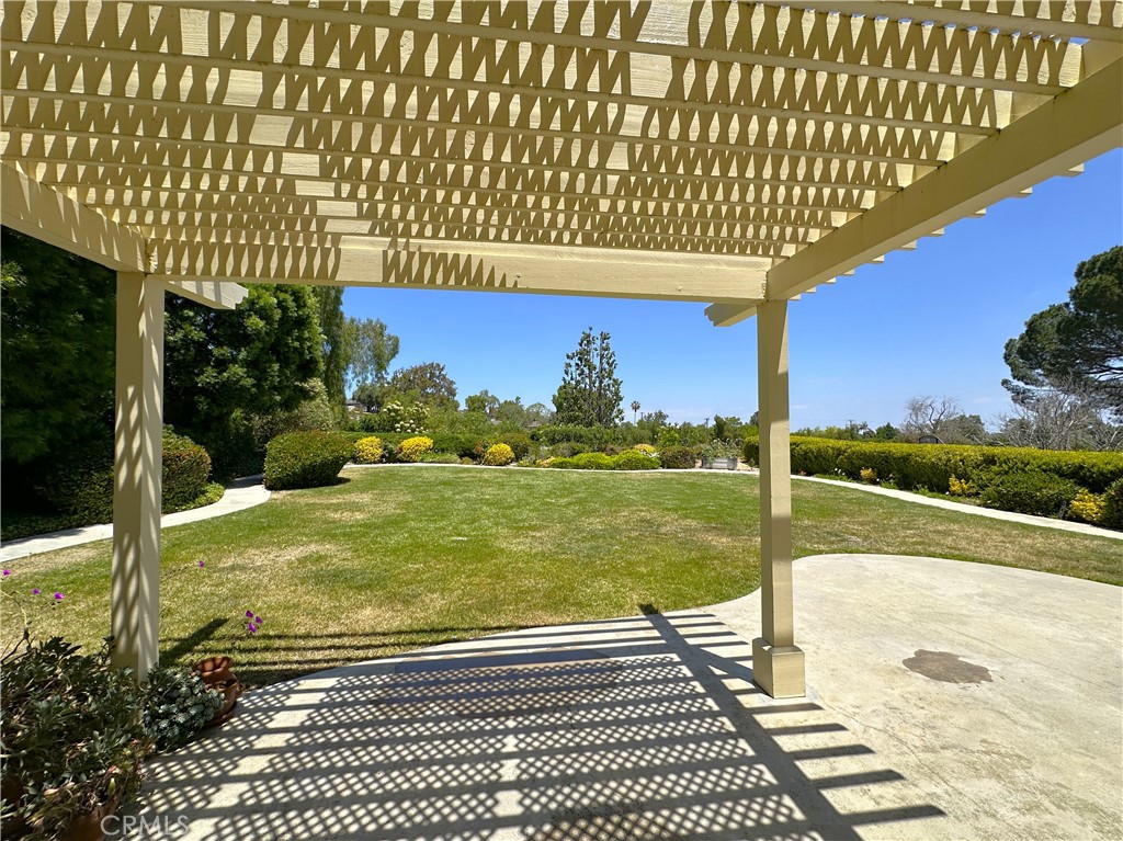 https://media.crmls.org/medias/ff507318-a33f-4d74-9d1f-762dcac93f48.jpg?preset=X-Large