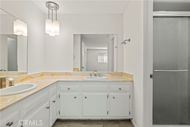 Detail Gallery Image 29 of 55 For 18900 Ledan St, Northridge,  CA 91324 - 4 Beds | 2 Baths
