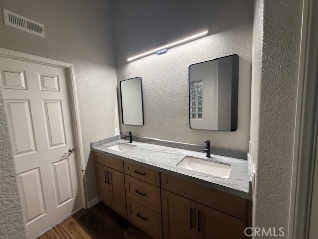 https://media.crmls.org/medias/ff52e7f5-4ae1-4897-b3d8-dccd6fe40fca.jpg?preset=X-Large