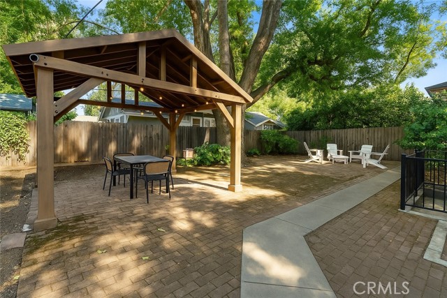 256 E 1st Avenue, Chico CA: https://media.crmls.org/medias/ff53872c-7c9f-4190-8c20-02995a6c2d38.jpg