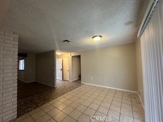 Detail Gallery Image 5 of 32 For 1269 Echo Dr, San Bernardino,  CA 92404 - 3 Beds | 2 Baths