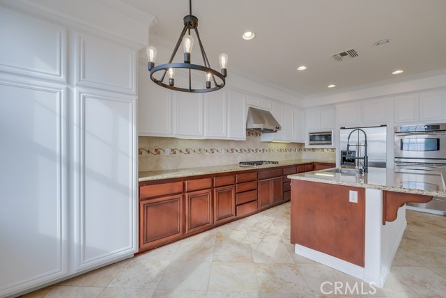 Detail Gallery Image 14 of 57 For 2209 Westwind Way, Signal Hill,  CA 90755 - 4 Beds | 4 Baths