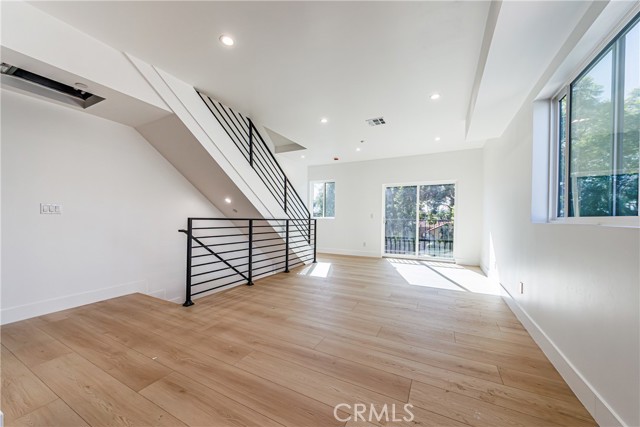 Detail Gallery Image 31 of 75 For 5209 W 20th, Los Angeles,  CA 90016 - – Beds | – Baths