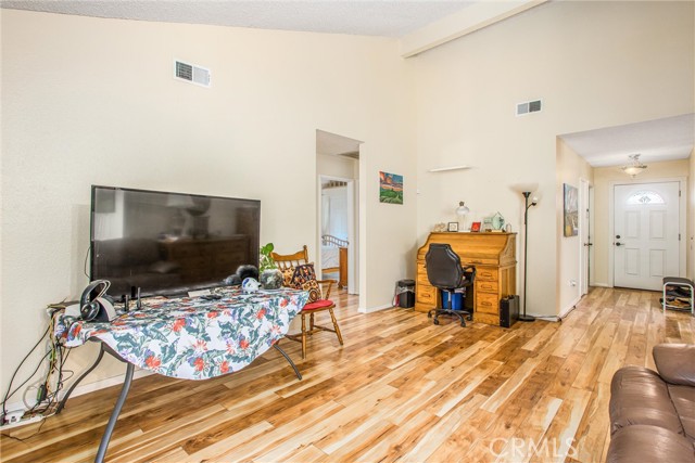 Detail Gallery Image 5 of 28 For 13503 Mulberry, Yucaipa,  CA 92399 - 3 Beds | 2 Baths