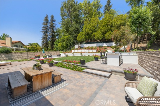 Detail Gallery Image 25 of 27 For 5100 Orrville Ave, Woodland Hills,  CA 91367 - 4 Beds | 3 Baths