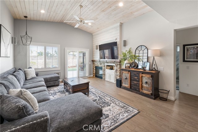 Image 10 of 30 For 27975 Langley Place