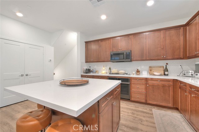 831 Wintergreen Way, Upland CA: https://media.crmls.org/medias/ff55bb82-e045-4a7d-92c3-0095b4289568.jpg