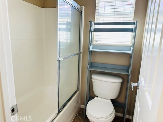 Detail Gallery Image 24 of 41 For 26035 Newport Ave, Loma Linda,  CA 92354 - 4 Beds | 3/1 Baths