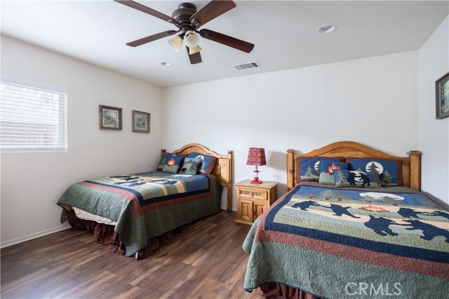 Detail Gallery Image 9 of 24 For 1019 W Mountain View Bld, Big Bear City,  CA 92314 - 3 Beds | 2/1 Baths