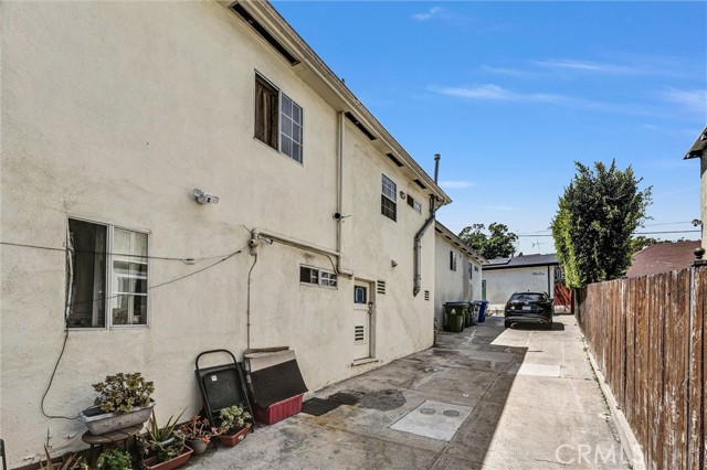 Detail Gallery Image 4 of 33 For 1861 S Redondo Bld, Los Angeles,  CA 90019 - – Beds | – Baths