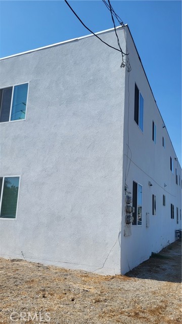 Detail Gallery Image 2 of 6 For 801 W F St, Wilmington,  CA 90744 - – Beds | – Baths