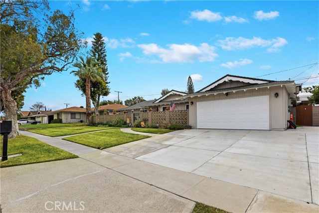 Image 3 for 706 W Hacienda Dr, Corona, CA 92882