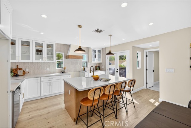 Detail Gallery Image 15 of 60 For 650 Marylind, Claremont,  CA 91711 - 6 Beds | 2/1 Baths