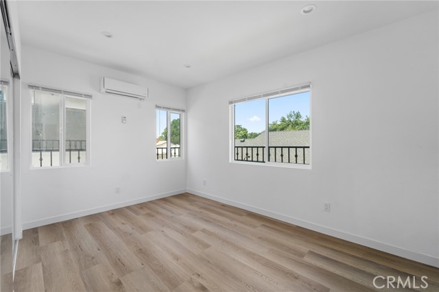 18656 Runnymede Street, Reseda CA: https://media.crmls.org/medias/ff593442-30bc-4be6-9b66-be91eb062c71.jpg