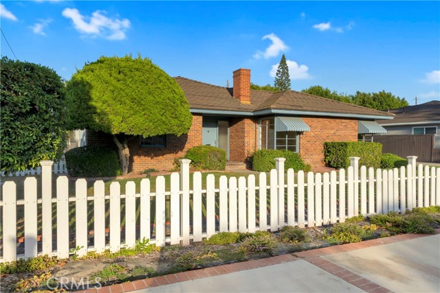 606 N Ohio Street, Anaheim CA: https://media.crmls.org/medias/ff593fb6-04f8-4a0a-bdff-4e90a939294a.jpg