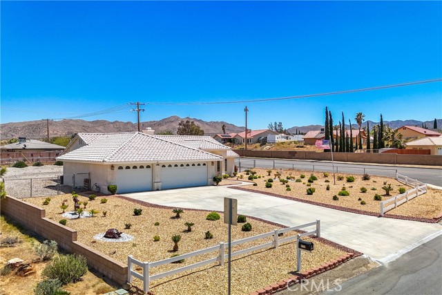 Detail Gallery Image 2 of 47 For 7685 Balsa Ave, Yucca Valley,  CA 92284 - 3 Beds | 2 Baths