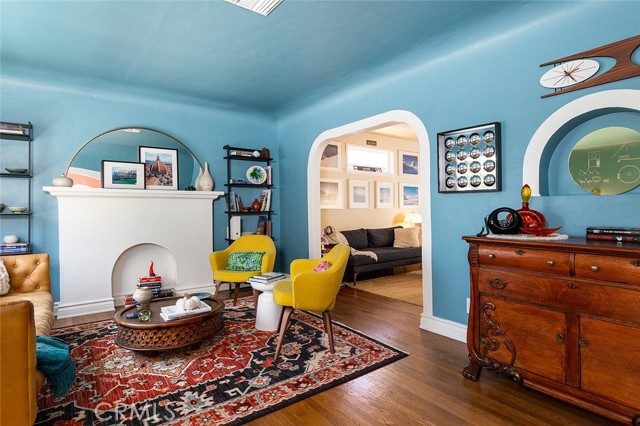 10522 Fernglen Avenue, Tujunga CA: https://media.crmls.org/medias/ff5aaab1-a889-478e-b0af-4bfa1a99be02.jpg