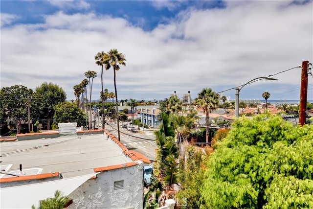 708 Beryl Street, Redondo Beach, California 90277, 3 Bedrooms Bedrooms, ,3 BathroomsBathrooms,Residential,Sold,Beryl,SB22155617