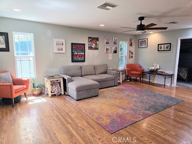 Detail Gallery Image 15 of 26 For 23344 Cedartown St, Newhall,  CA 91321 - 5 Beds | 3 Baths