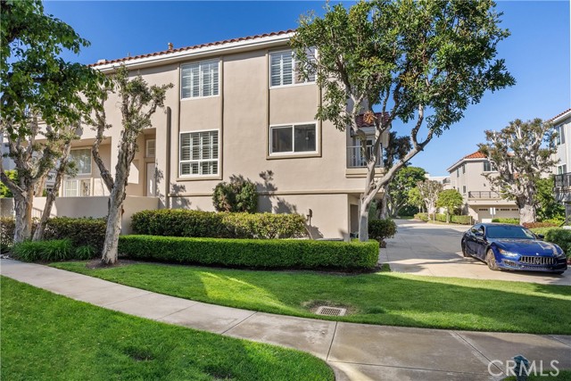 Detail Gallery Image 25 of 34 For 19401 Merion Cir, Huntington Beach,  CA 92648 - 3 Beds | 2/1 Baths
