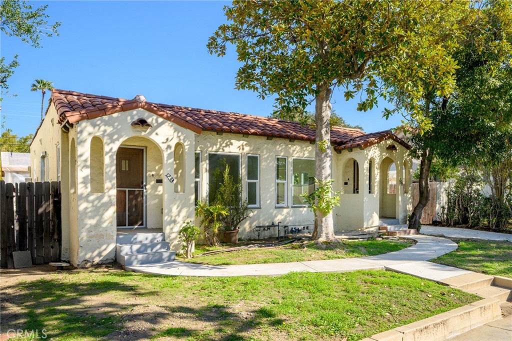 1233 Orange Grove Avenue