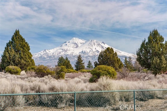 Detail Gallery Image 5 of 32 For 17718 Cottontail Dr, Weed,  CA 96094 - 3 Beds | 2 Baths