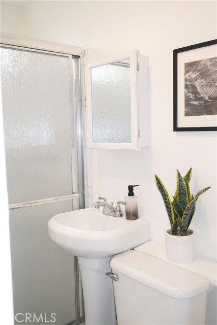3222 E 10th Street, Long Beach CA: https://media.crmls.org/medias/ff5e1461-f16e-4c51-921e-56c5aa9bcc52.jpg