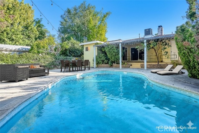 Detail Gallery Image 46 of 52 For 18419 Linnet, Tarzana,  CA 91356 - 3 Beds | 3 Baths