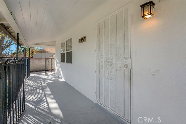 6059 Vantage Avenue, Valley Glen CA: https://media.crmls.org/medias/ff5f0ccc-aea5-4f79-96f5-d5e79cc75731.jpg