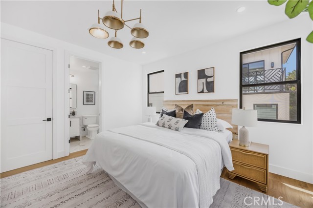 924 17th St, Hermosa Beach CA: https://media.crmls.org/medias/ff5f11a5-886a-4b9c-a587-ad74cf7f3020.jpg
