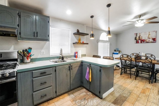 Detail Gallery Image 4 of 31 For 1855 E Riverside Dr #110,  Ontario,  CA 91761 - 3 Beds | 2 Baths