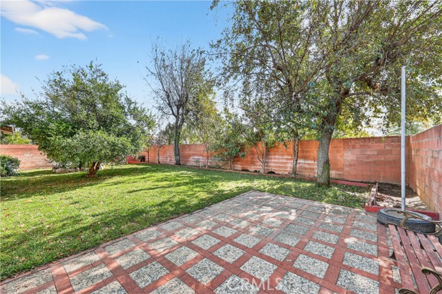 15937 Manzanita, Fontana CA: https://media.crmls.org/medias/ff60e6ce-627b-4ed5-b4e7-e1130d749af7.jpg