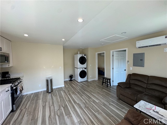 Image 2 of 35 For 4850 Vincent