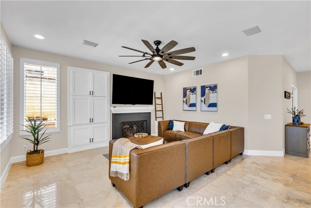 57 Hillrise, Rancho Santa Margarita CA: https://media.crmls.org/medias/ff60f42b-168e-46f8-a077-75c50174bed0.jpg