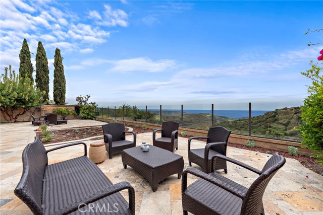 27 Pacific Mist, Newport Coast CA: https://media.crmls.org/medias/ff61028a-806f-41b8-b35c-e6e668f8049f.jpg