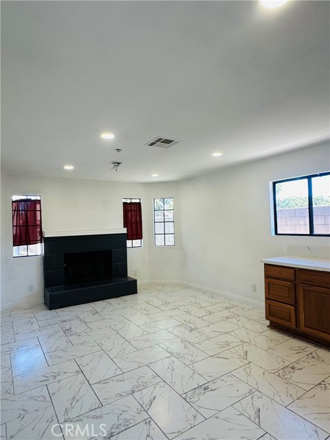 9795 Lime Ave, Fontana, CA 92335 photo 2